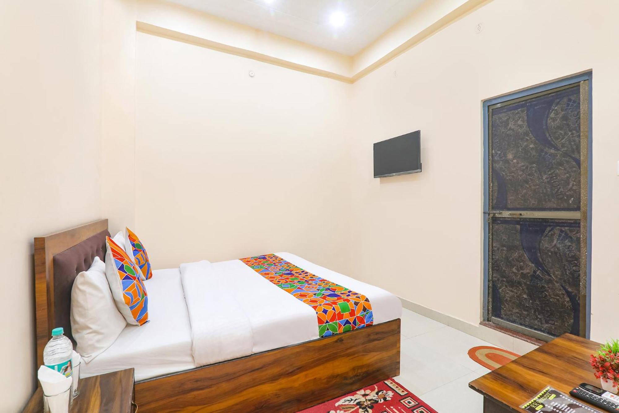 Fabhotel Rk Palace Ayodhya Екстериор снимка