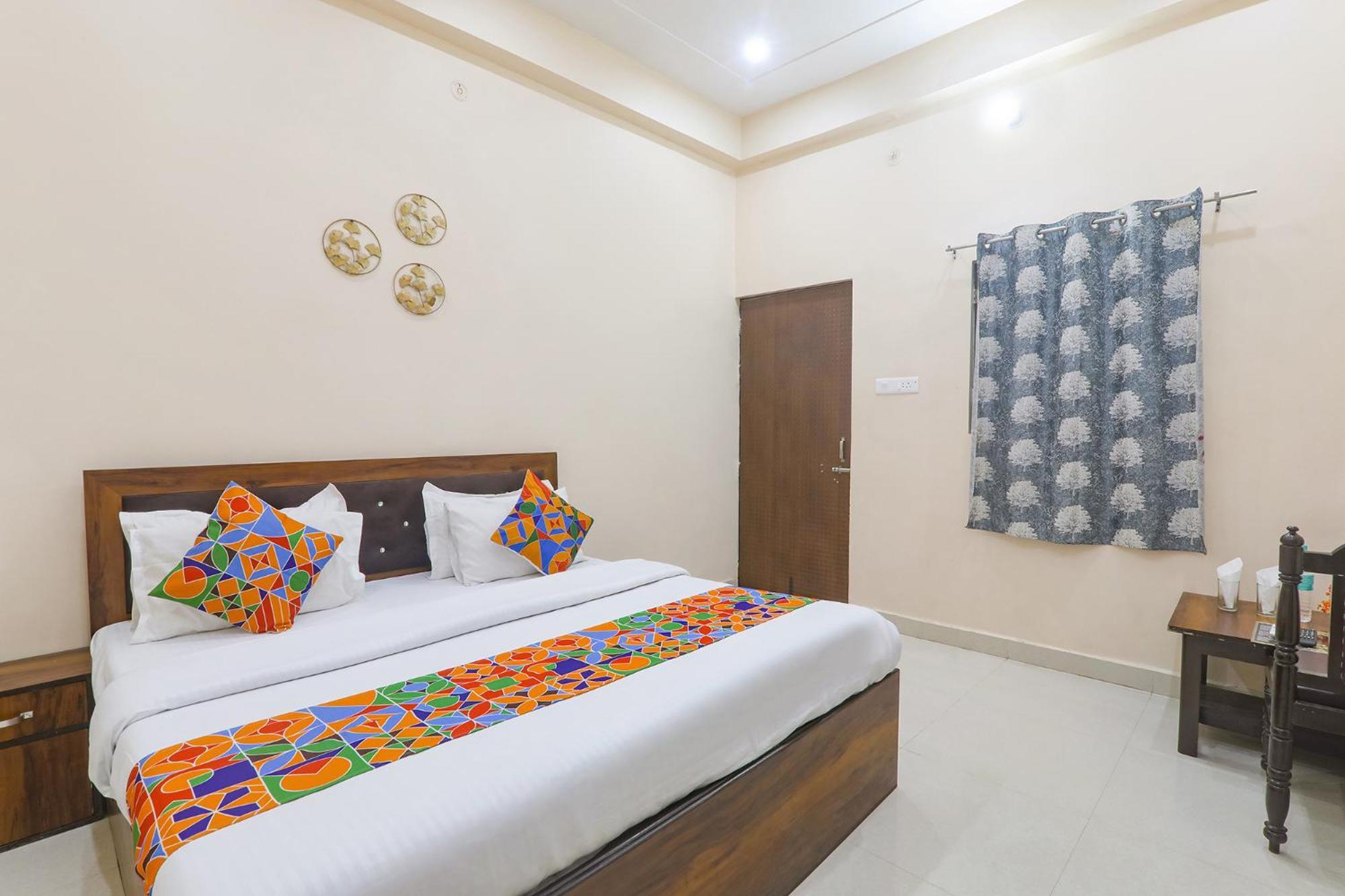 Fabhotel Rk Palace Ayodhya Екстериор снимка