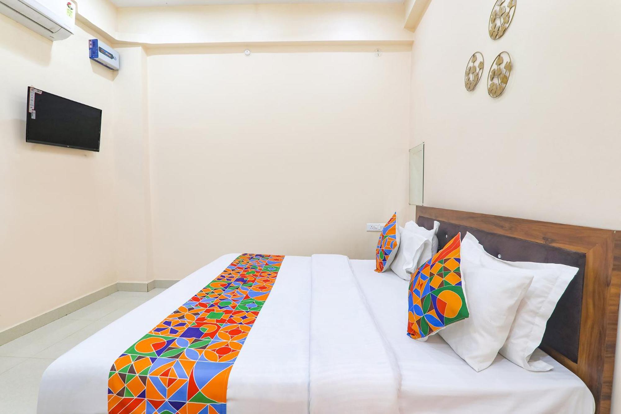 Fabhotel Rk Palace Ayodhya Екстериор снимка