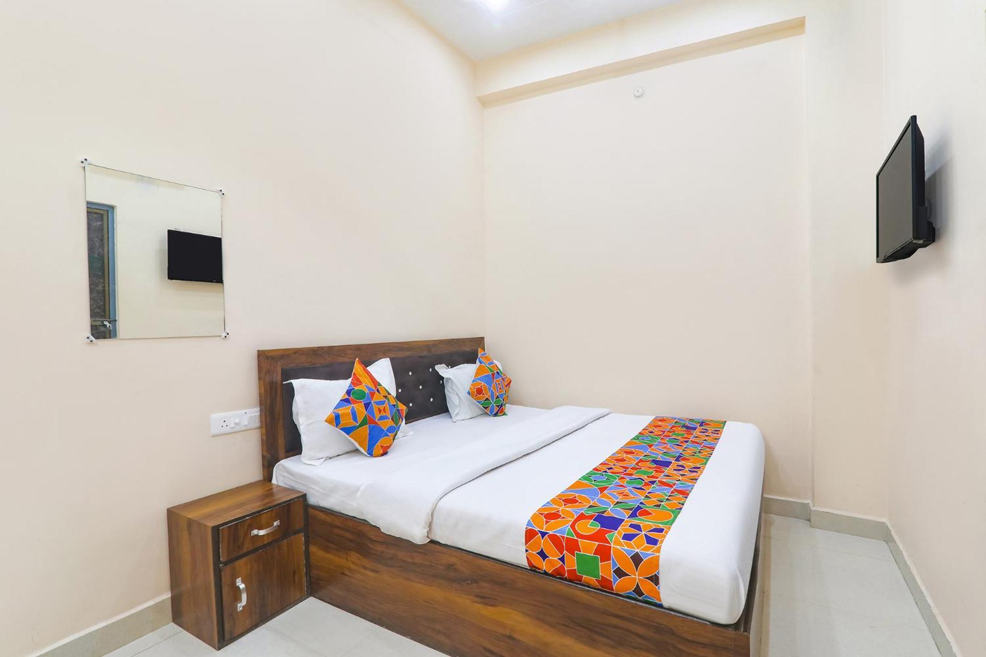 Fabhotel Rk Palace Ayodhya Екстериор снимка