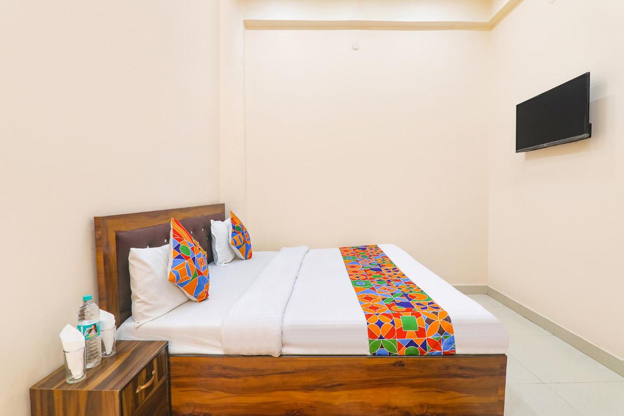 Fabhotel Rk Palace Ayodhya Екстериор снимка